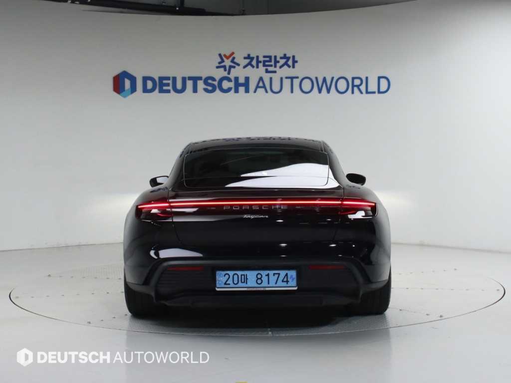 Porsche Taycan - Vista 4
