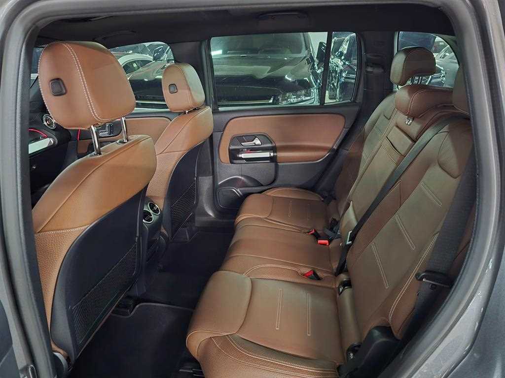 Mercedes Benz GLB Class - Vista 11