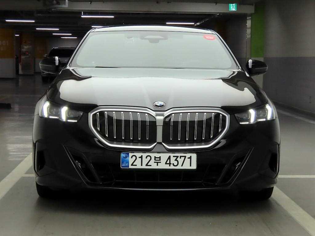BMW 5 Series 2025 Negro - Importación desde Corea - HF Imports Iquique - Foto 1