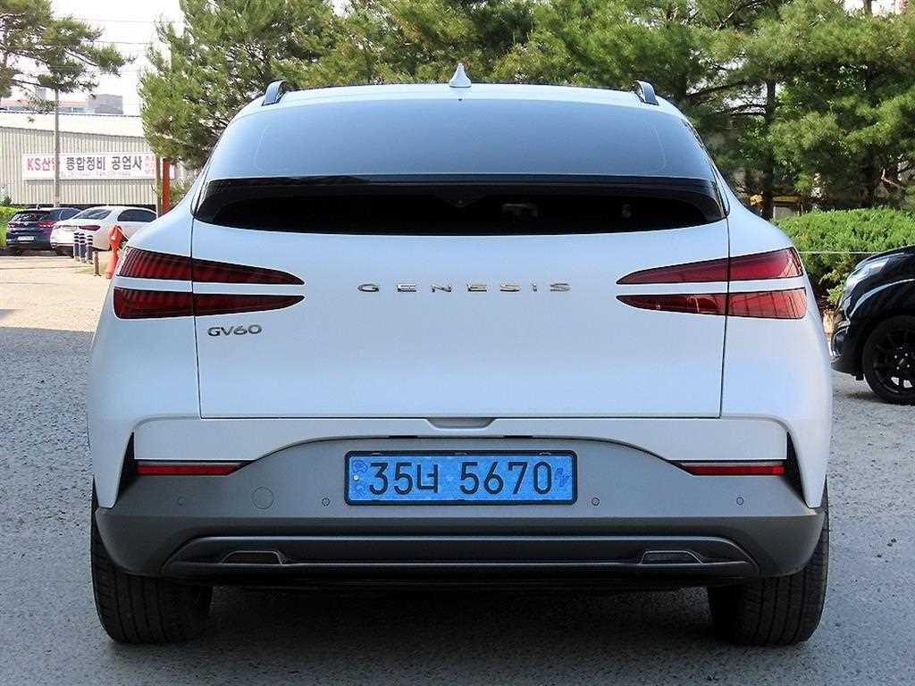 Genesis GV60 - Vista 4
