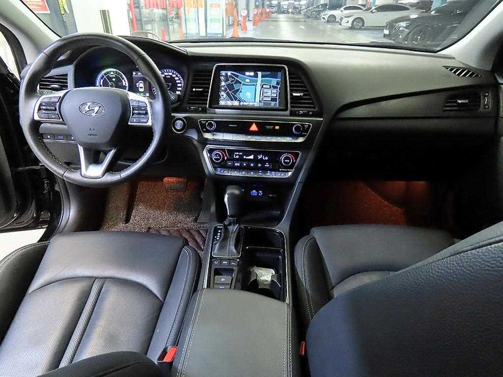 HYUNDAI Sonata - Vista 10
