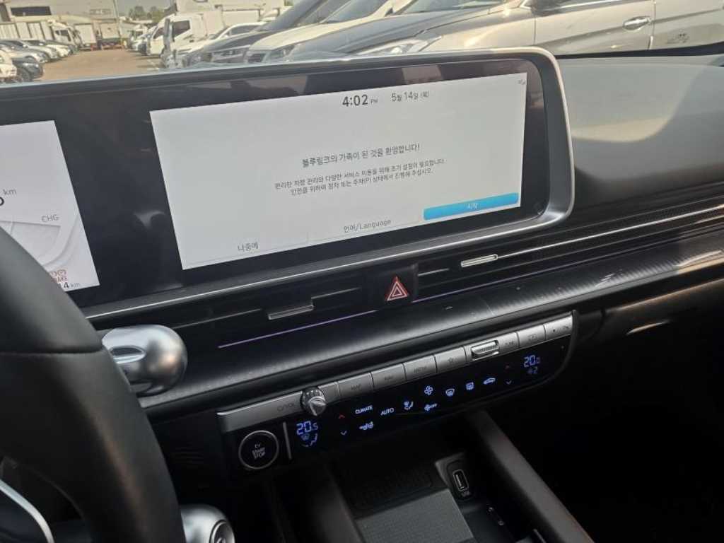 HYUNDAI Ioniq 6 - Vista 12