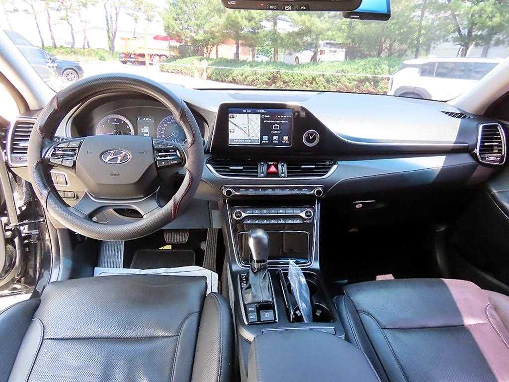 HYUNDAI Grandeur - Vista 7