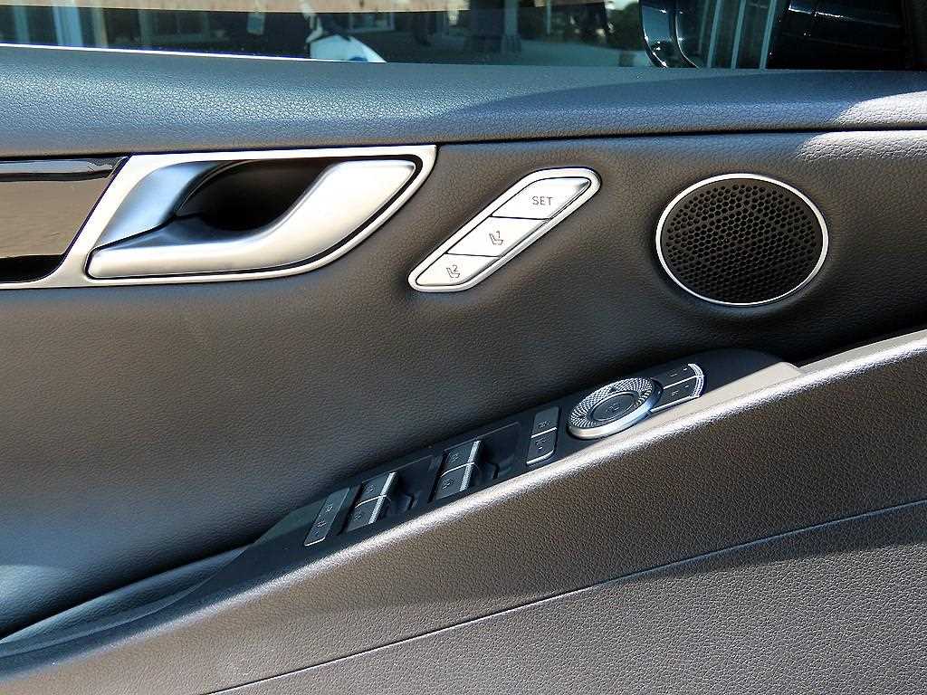 Genesis G80 - Vista 12