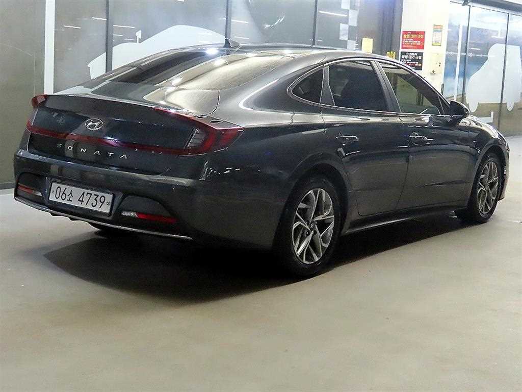 HYUNDAI Sonata - Vista 4