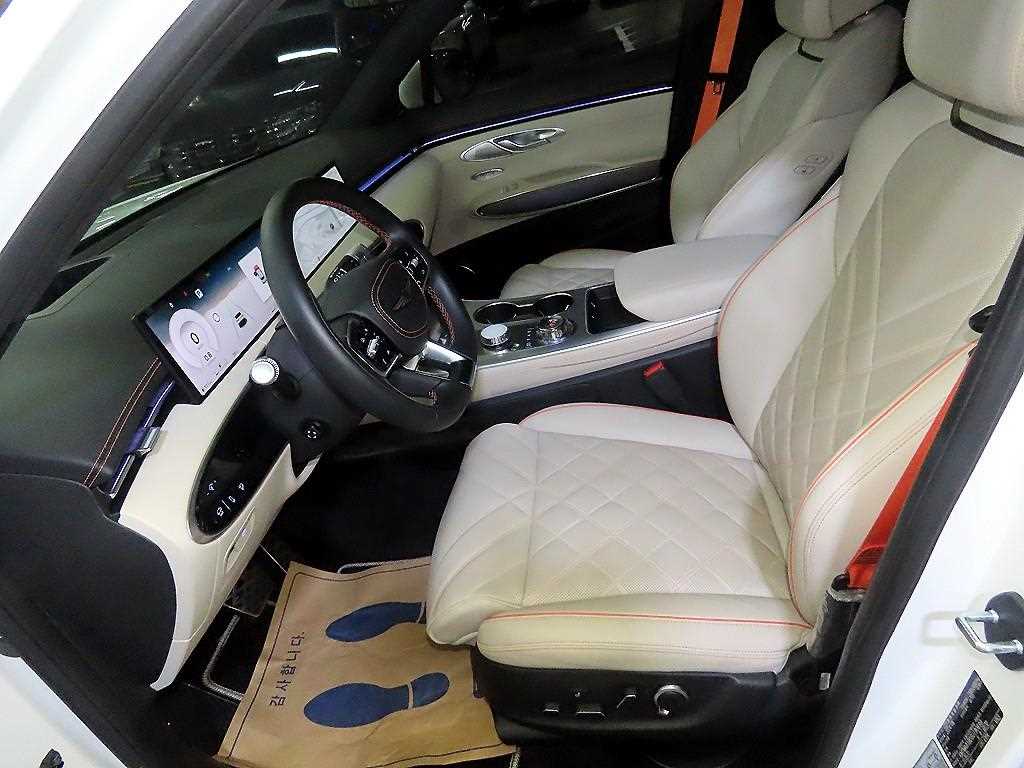 Genesis GV70 - Vista 6