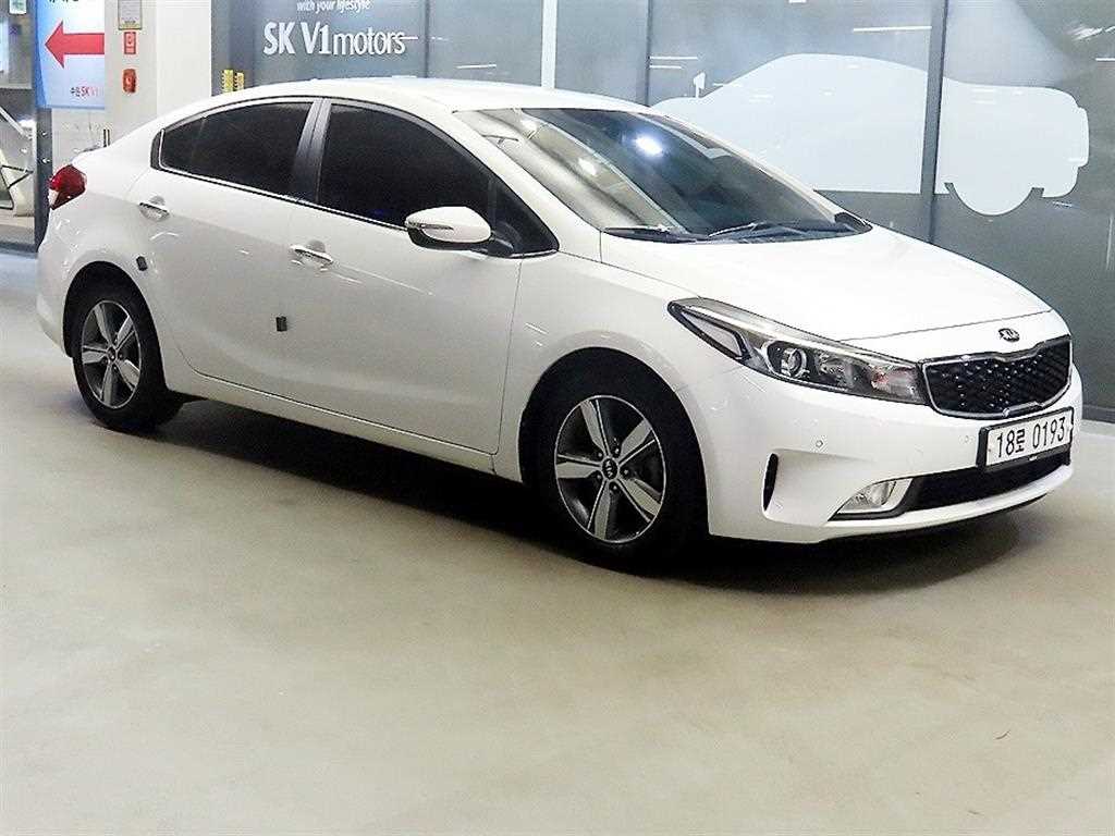 KIA K3 2016 Blanco - Importación desde Corea - HF Imports Iquique - Foto 1