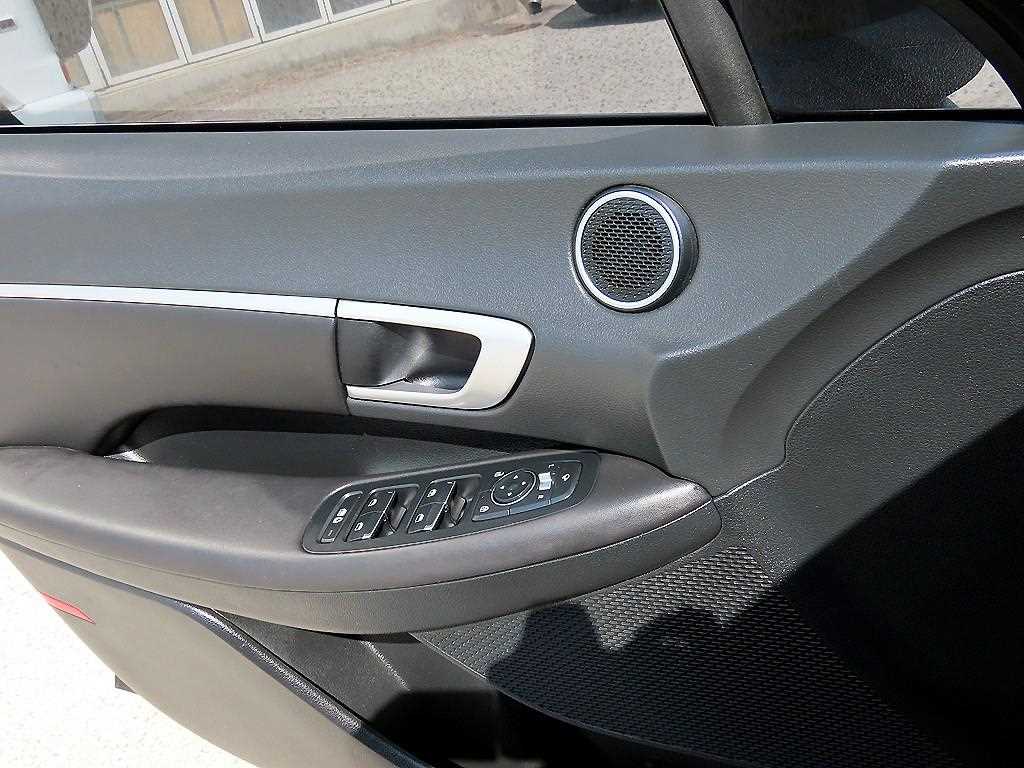 HYUNDAI Sonata - Vista 11
