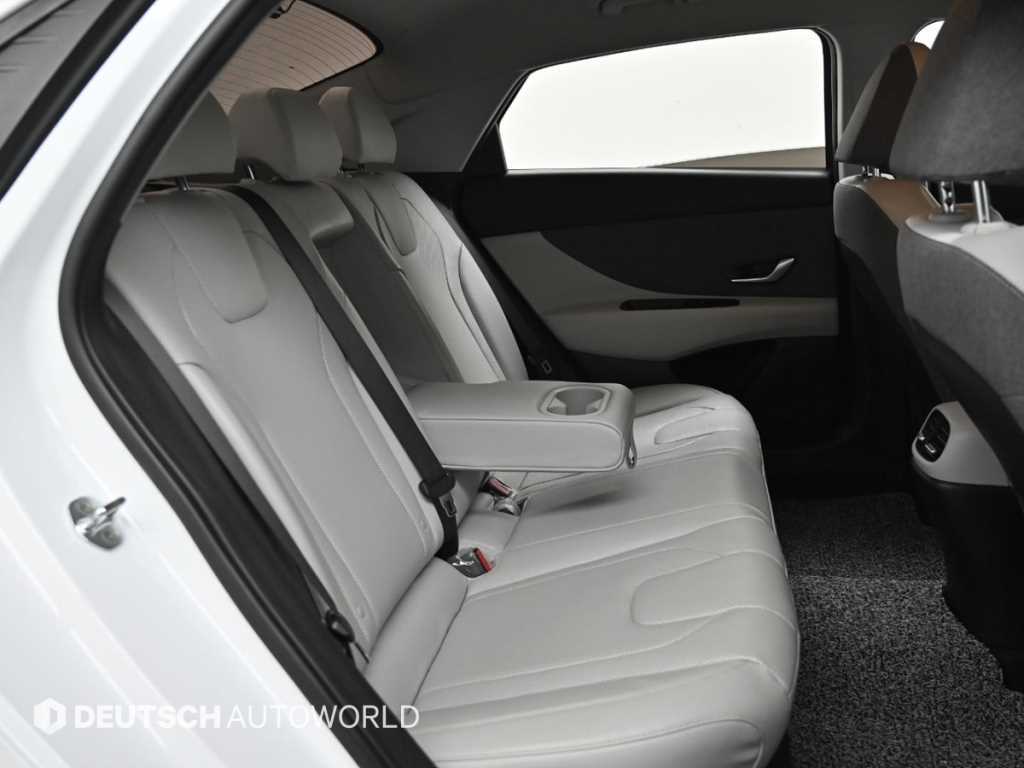 HYUNDAI Avante - Vista 12