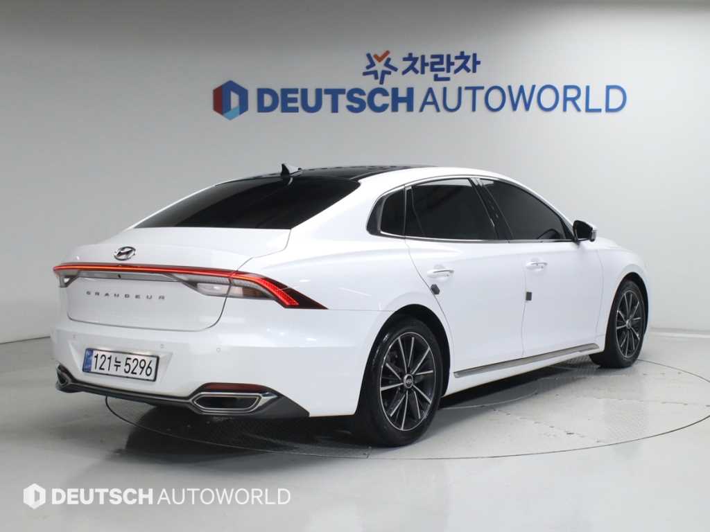 HYUNDAI Grandeur - Vista 2
