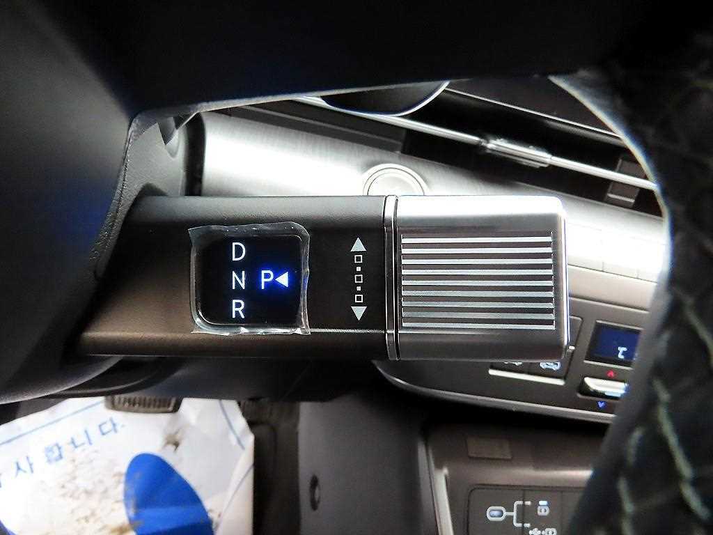 HYUNDAI Kona - Vista 10