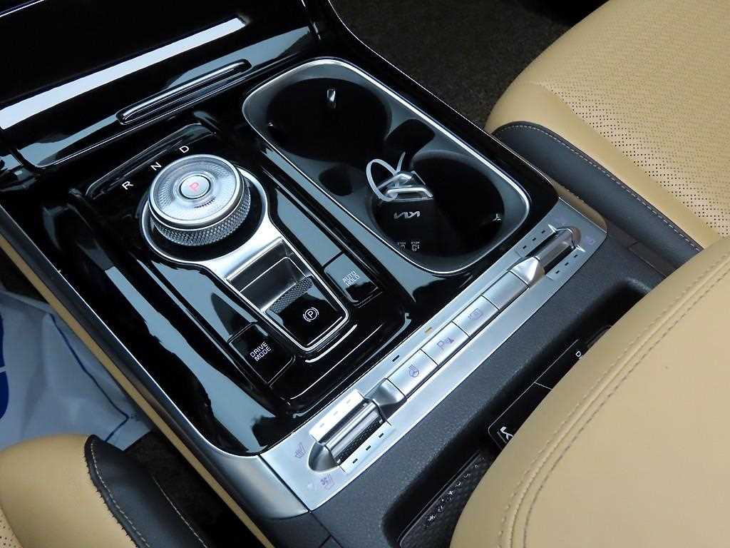 KIA Carnival - Vista 10