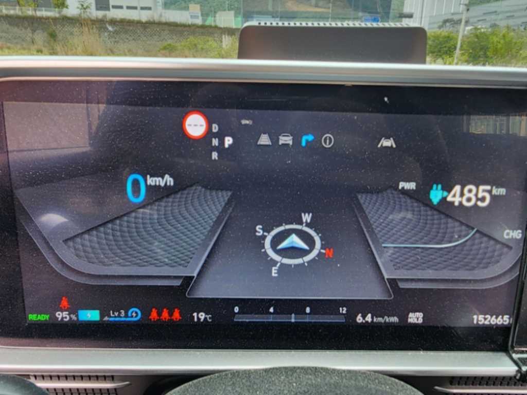 HYUNDAI Ioniq 6 - Vista 11