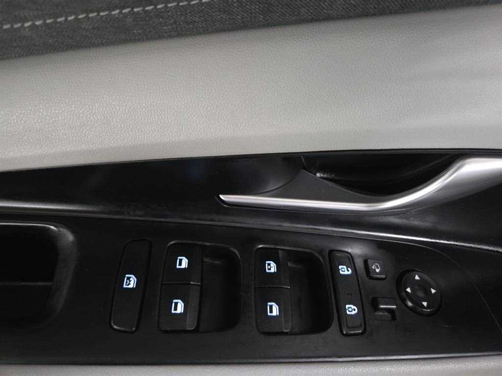 HYUNDAI Avante - Vista 10