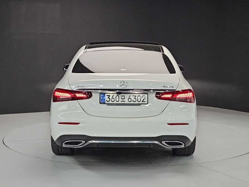 Mercedes Benz E class - Vista 3