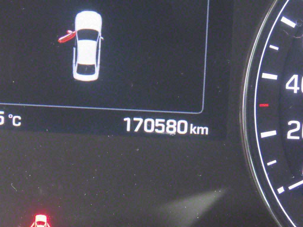HYUNDAI Genesis - Vista 6