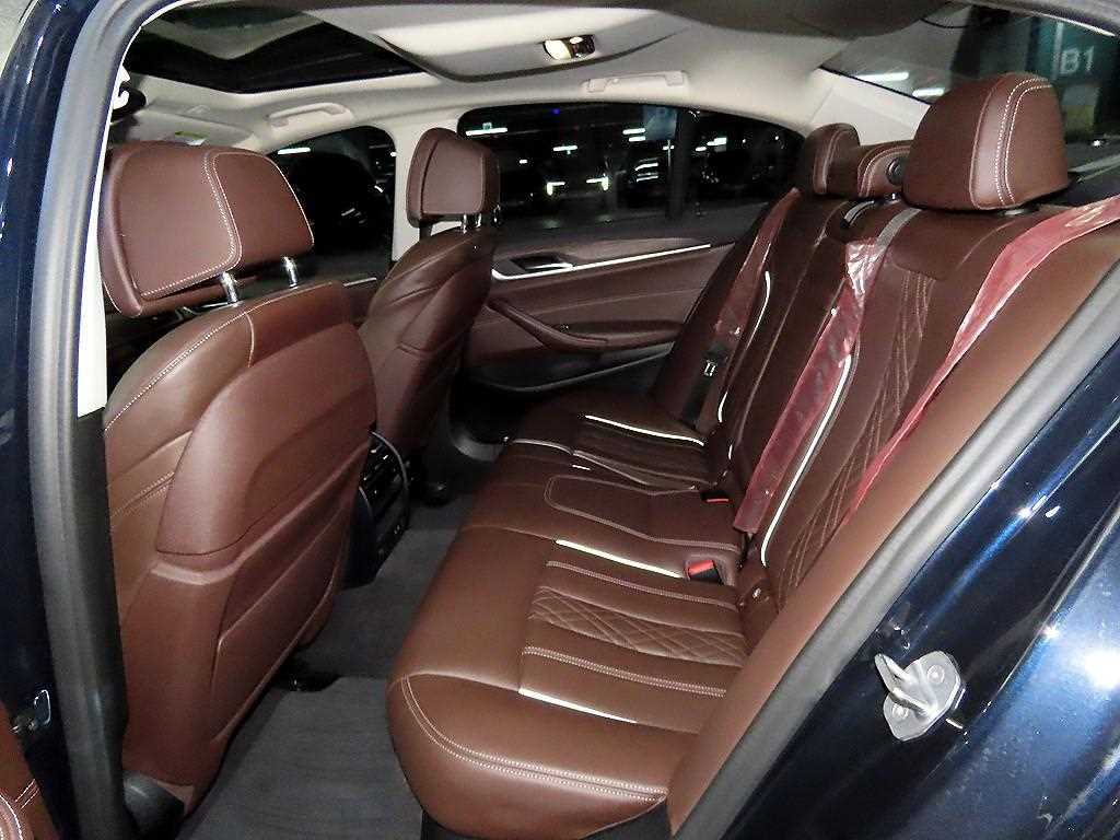 BMW 5 Series - Vista 7