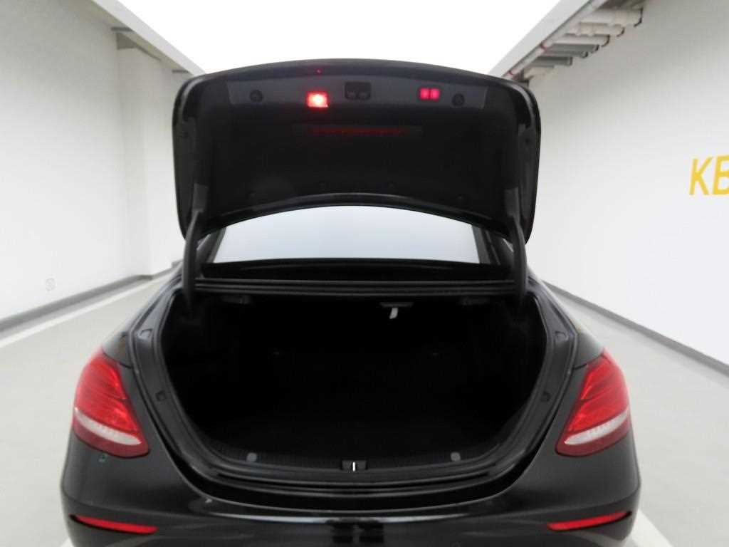 Mercedes Benz E class 2020 Negro - Importación desde Corea - HF Imports Iquique - Foto 15