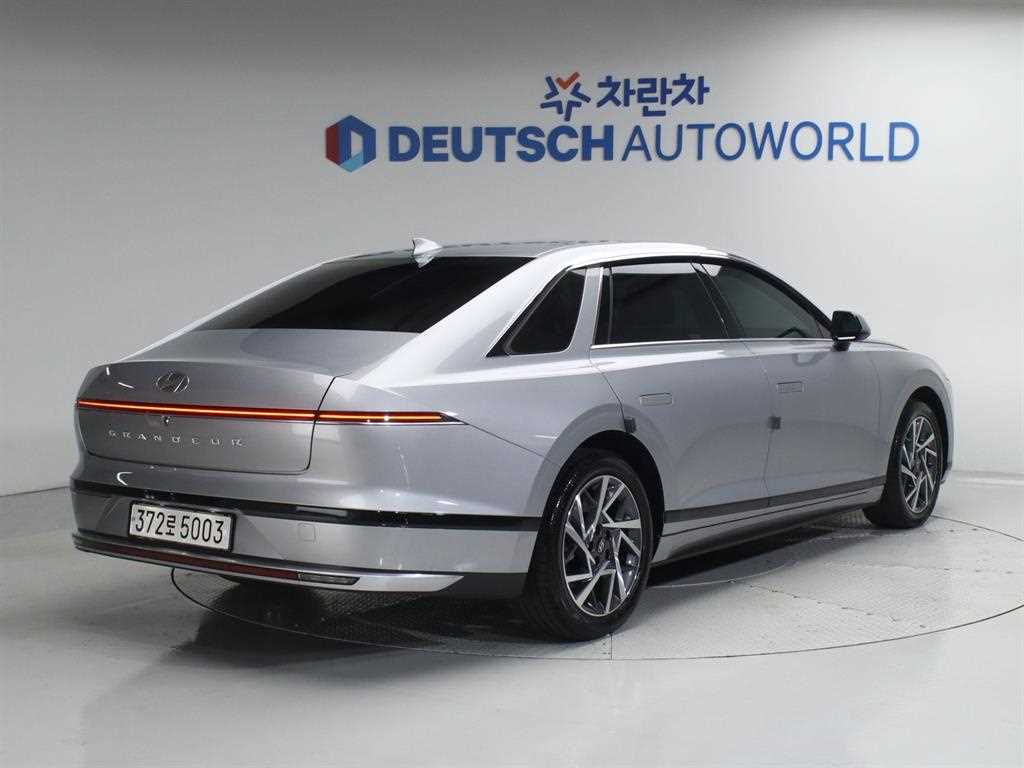 HYUNDAI Grandeur - Vista 3