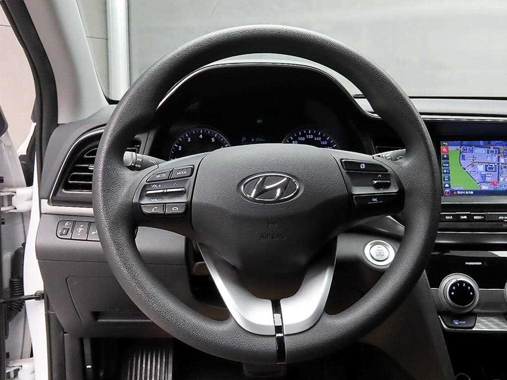 HYUNDAI Avante - Vista 9