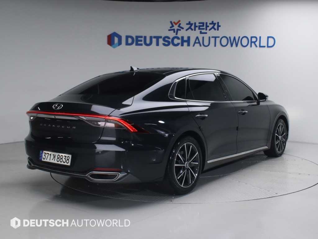 HYUNDAI Grandeur - Vista 2