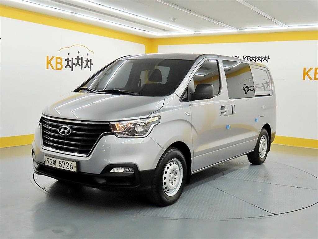 HYUNDAI Starex - Vista 2