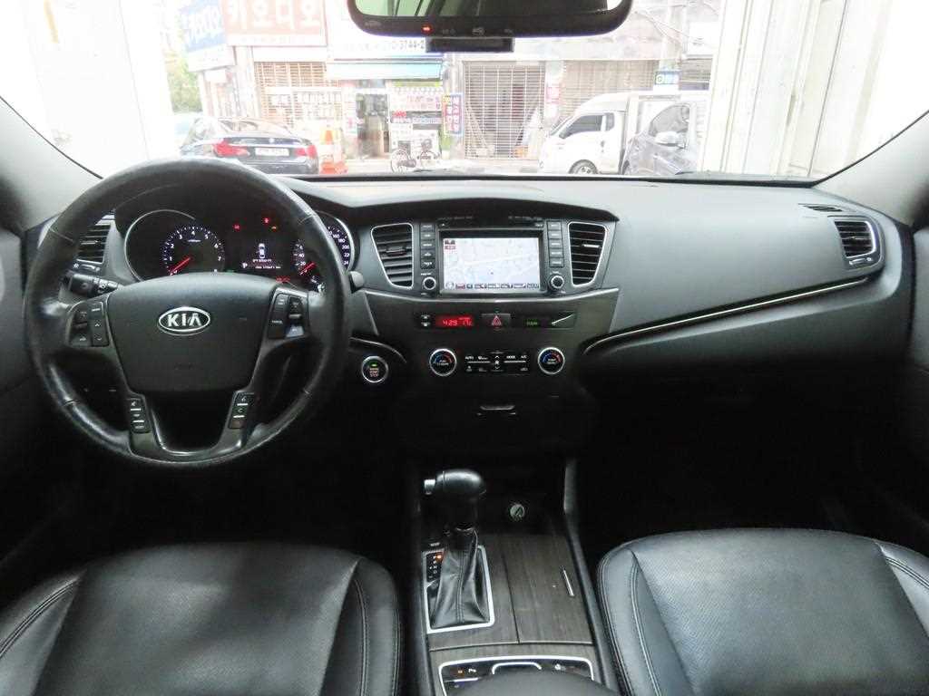 KIA K7 - Vista 9