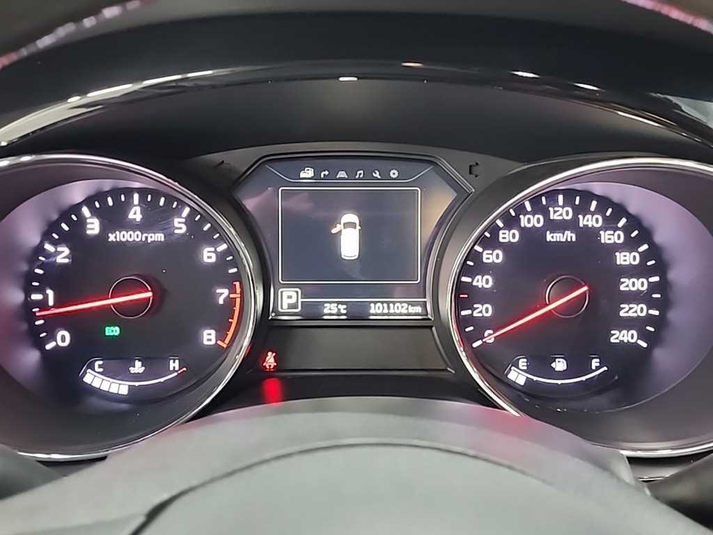 KIA Carnival - Vista 6