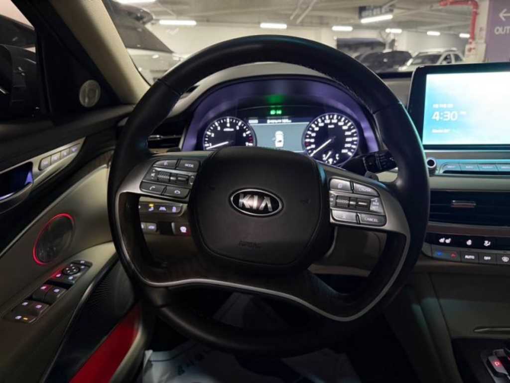 KIA K9 - Vista 8