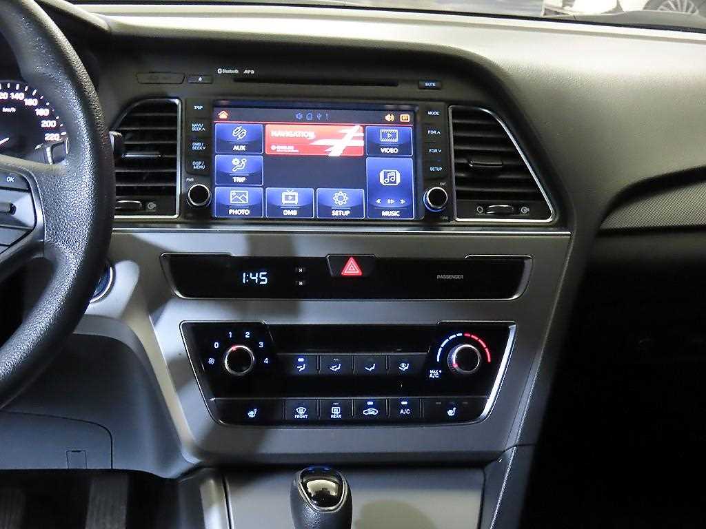 HYUNDAI Sonata - Vista 11