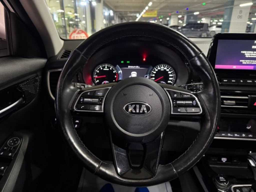 KIA Seltos - Vista 8