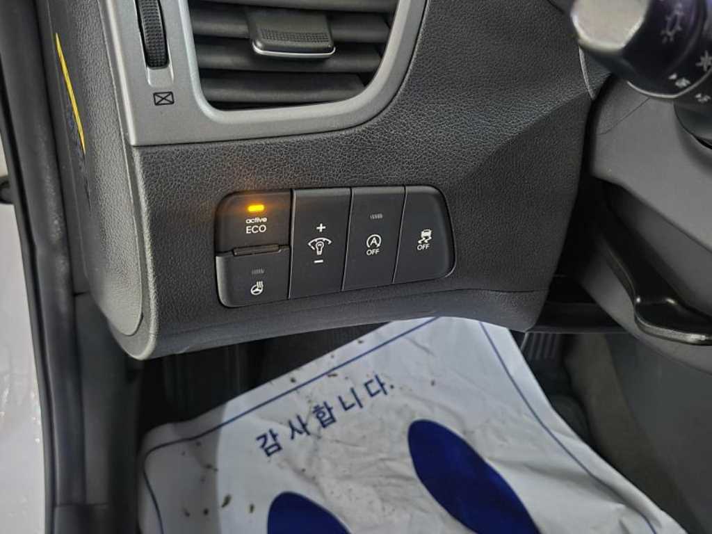 HYUNDAI Avante - Vista 9