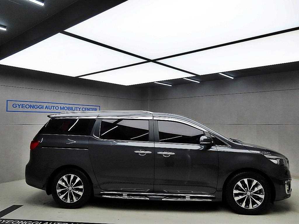 KIA Carnival - Vista 2