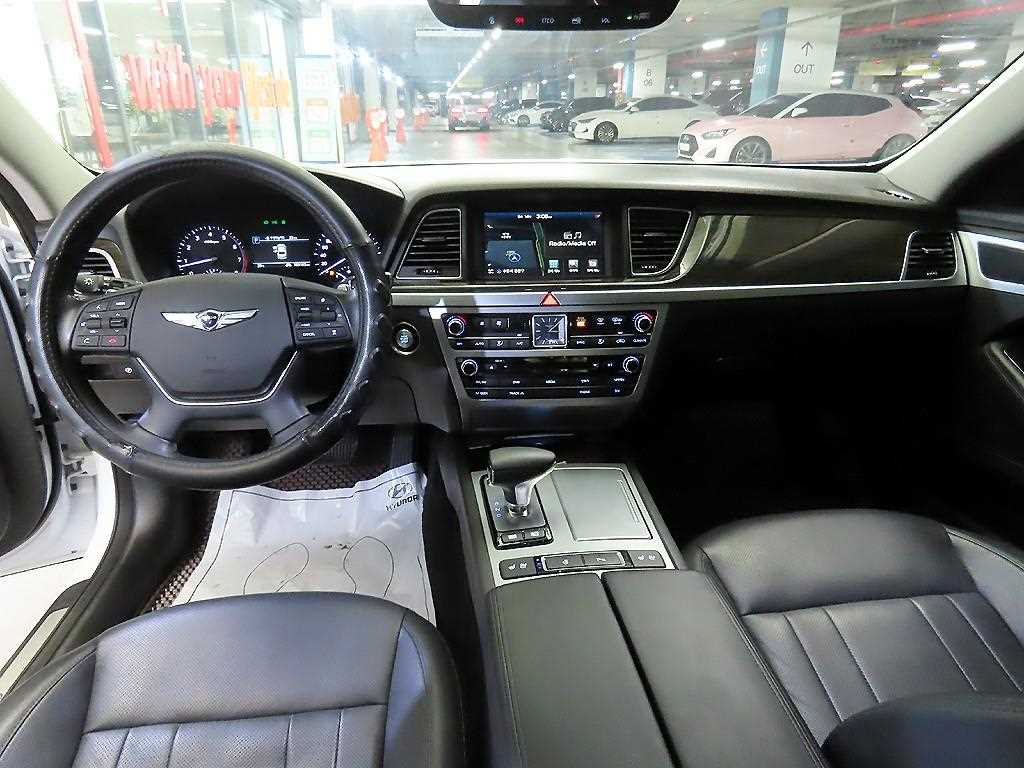 Genesis G80 - Vista 10