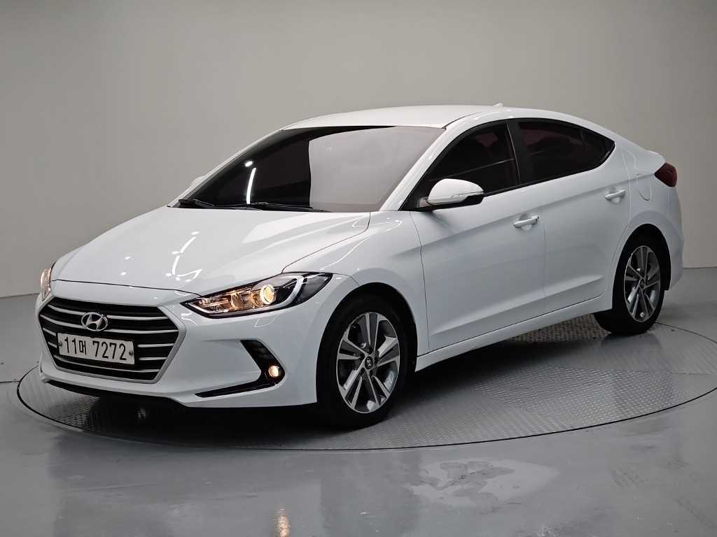 HYUNDAI Avante 2018 Blanco - Importación desde Corea - HF Imports Iquique - Foto 1