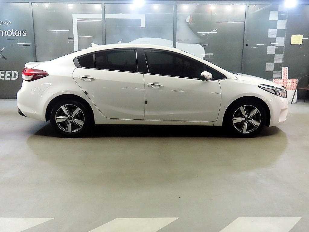 KIA K3 - Vista 3