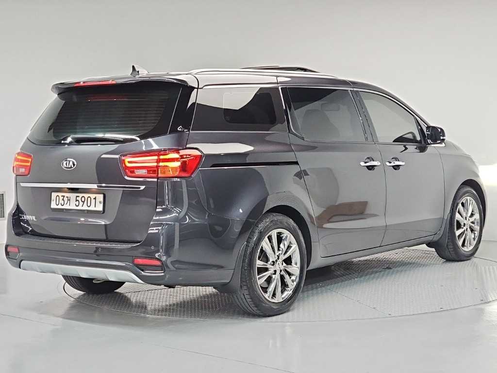 KIA Carnival - Vista 4