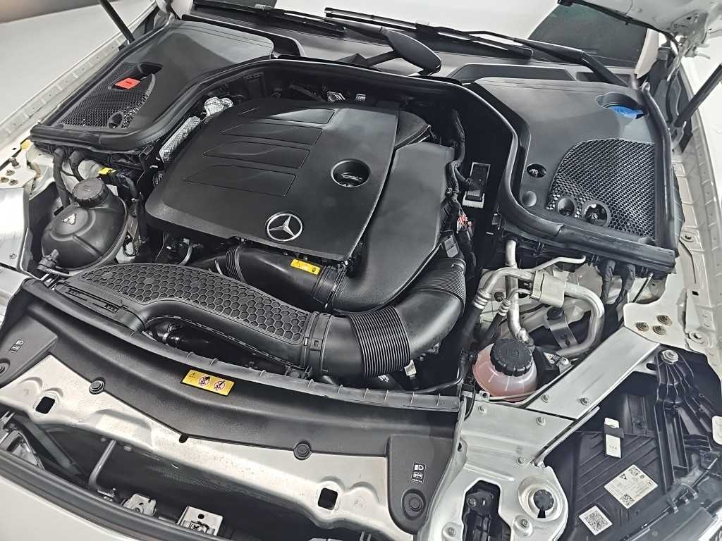 Mercedes Benz E class - Vista 5