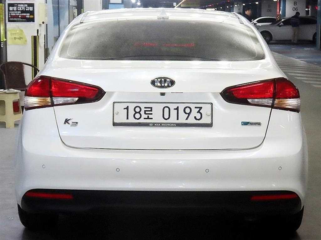 KIA K3 - Vista 5