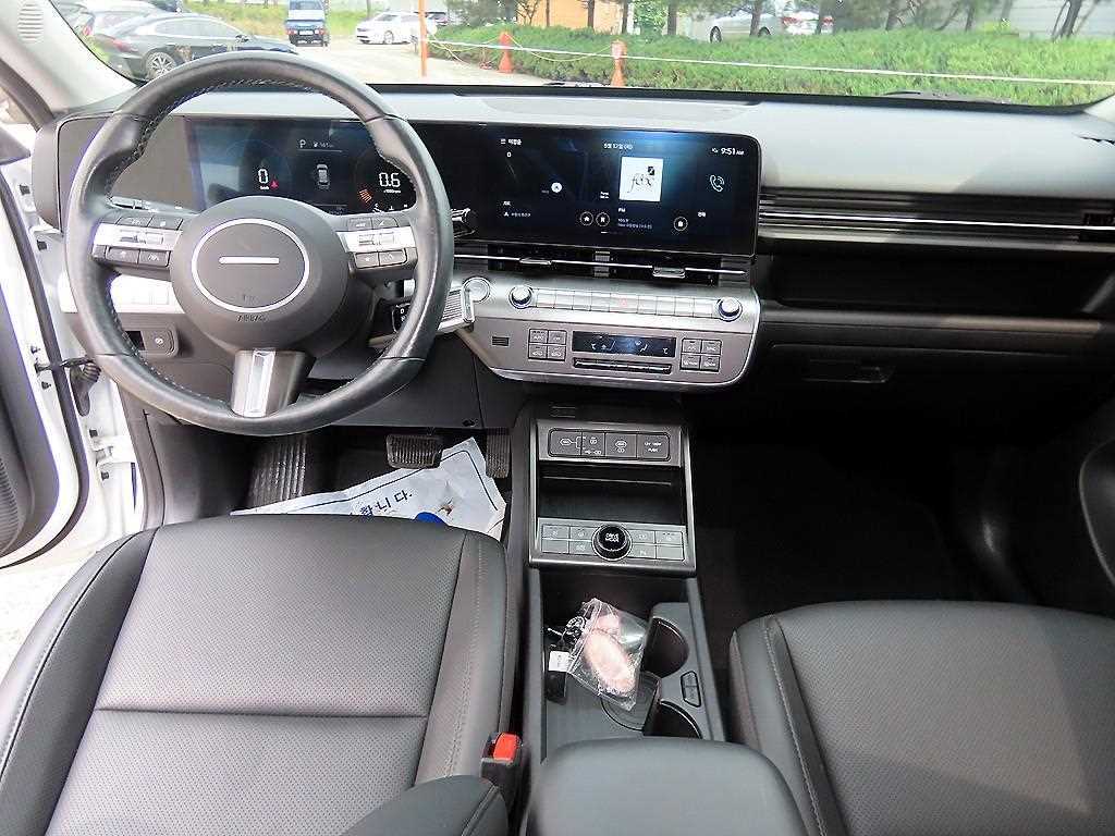 HYUNDAI Kona - Vista 7
