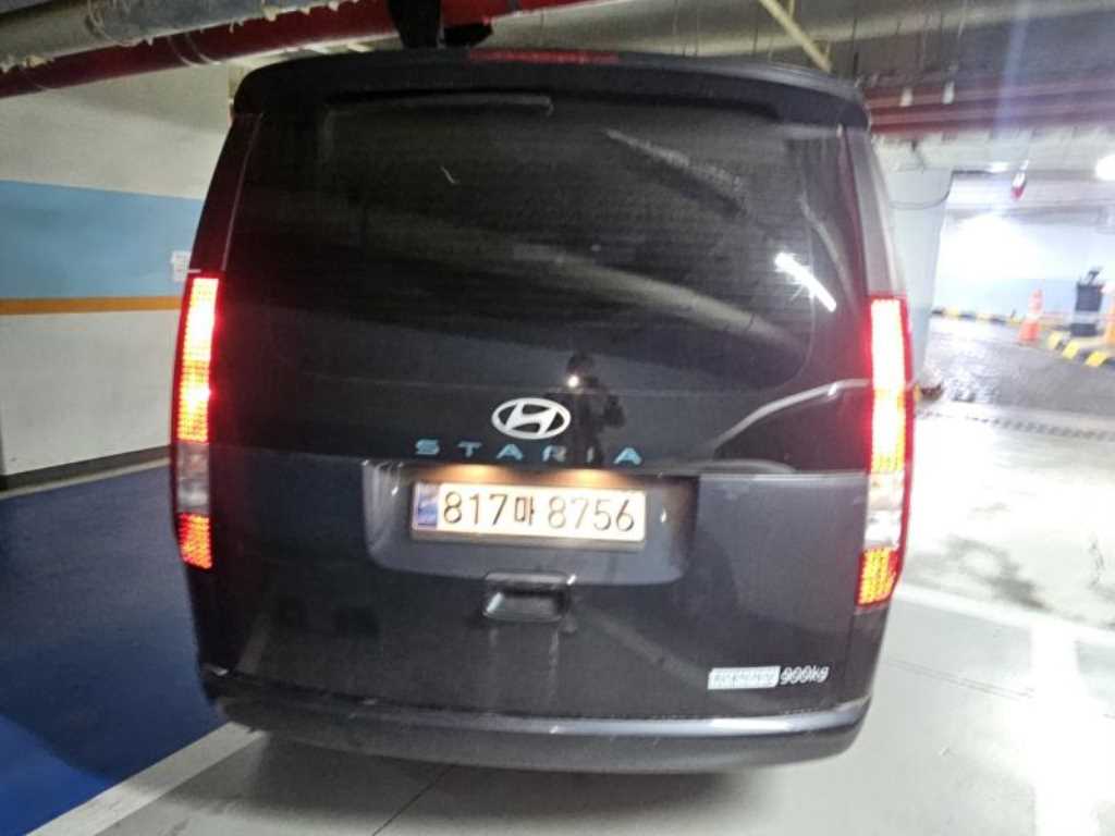 HYUNDAI Staria - Vista 2