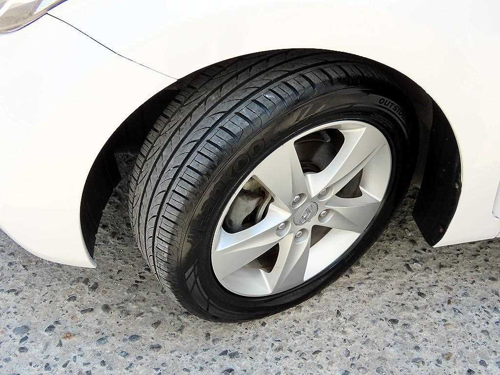HYUNDAI Avante 2012 Blanco - Importación desde Corea - HF Imports Iquique - Foto 19