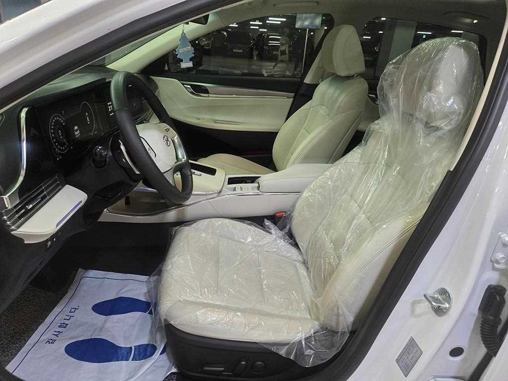 HYUNDAI Grandeur - Vista 7