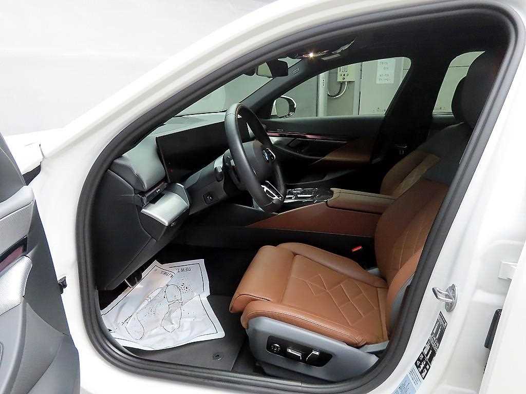 BMW 5 Series - Vista 5