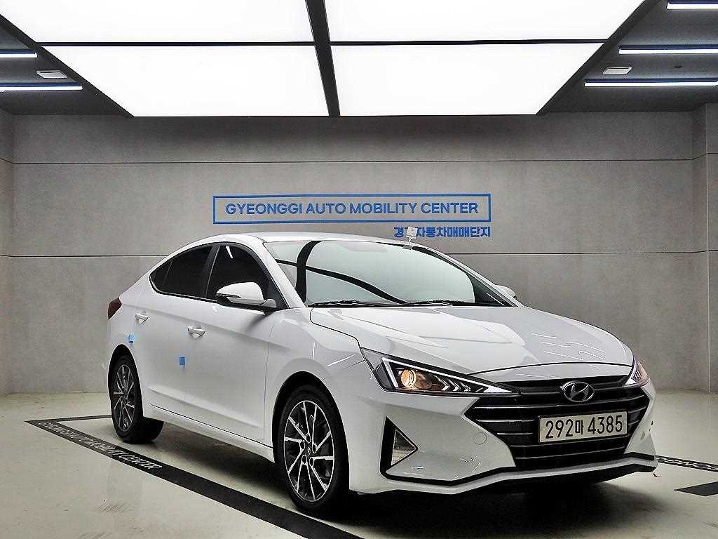 HYUNDAI Avante 2020 Blanco - Importación desde Corea - HF Imports Iquique - Foto 1