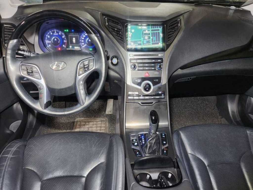 HYUNDAI Grandeur - Vista 3