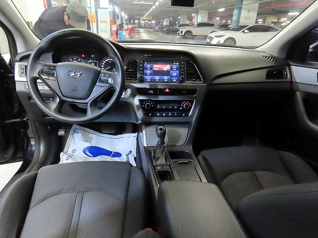 HYUNDAI Sonata - Vista 10