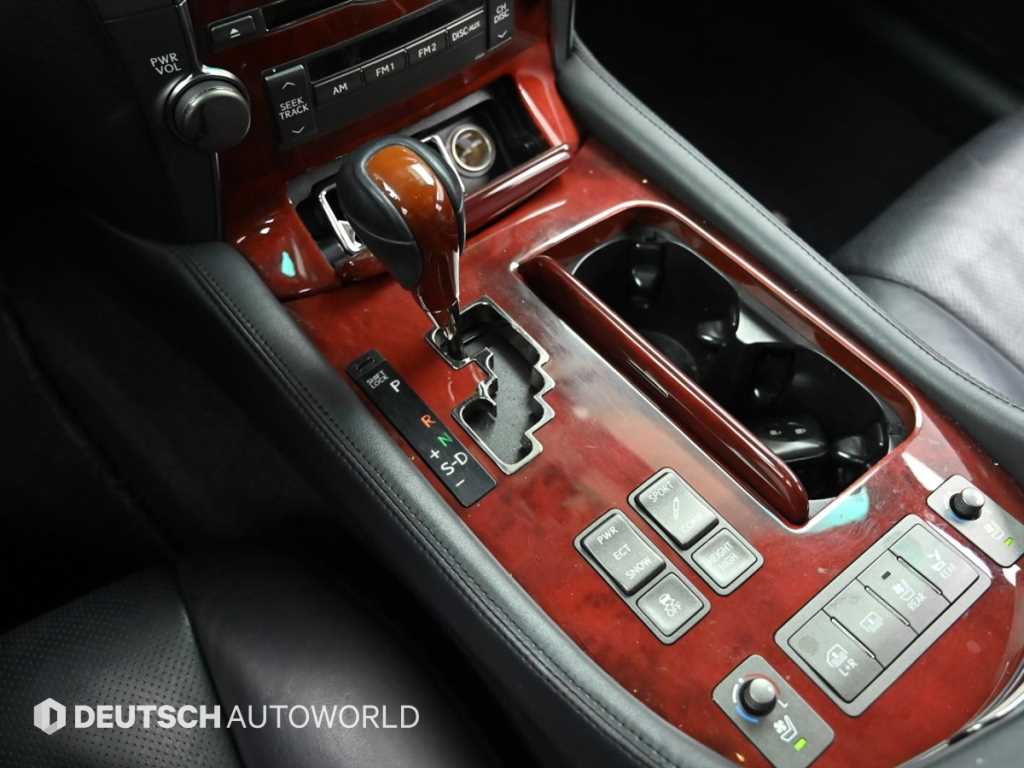 Lexus LS - Vista 9