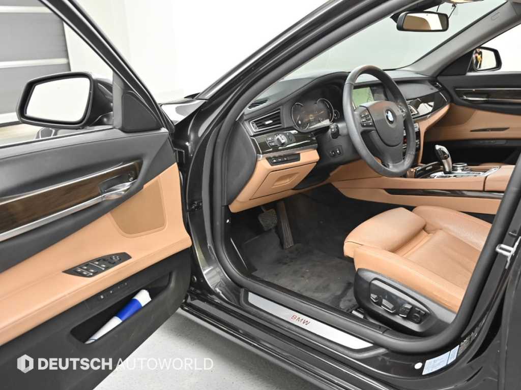 BMW 7 Series - Vista 11