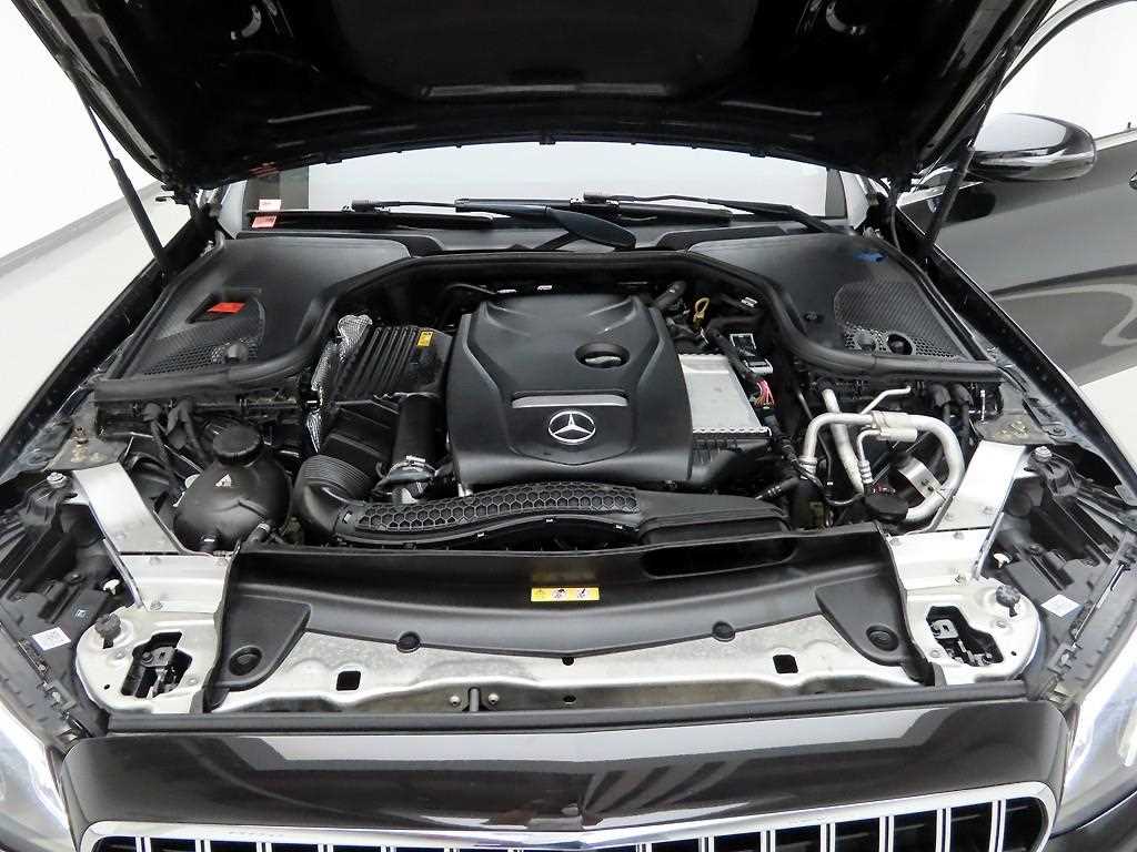 Mercedes Benz E class 2020 Negro - Importación desde Corea - HF Imports Iquique - Foto 20
